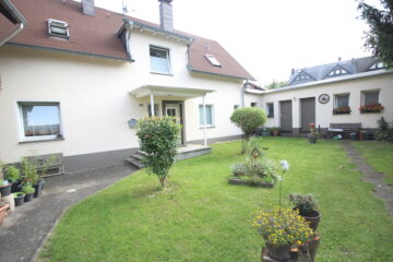 Charmante 3-Zimmer-Dachgeschosswohnung mit Balkon und Garten in Hürth-Alstädten-Burbach, 50354 Hürth, Dachgeschosswohnung