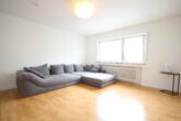 Wohnzimmer - Moderne 3-Zimmer-Wohnung mit Einbauküche und Balkon in Hürth-Gleuel