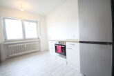 Küche Ansicht 2 - Moderne 3-Zimmer-Wohnung mit Einbauküche und Balkon in Hürth-Gleuel