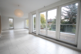 Wohnzimmer Ansicht 1 - PROVISIONSFREI: Moderne 3-Zimmer-Wohnung mit Balkonidylle, Loggia und Tiefgarage in Hürth-Hermülheim
