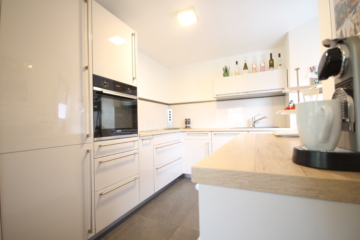 PROVISIONSFREI – Familienidylle – 2 Bäder, großer Balkon und PKW-Stellplatz in Hürth-Stotzheim, 50354 Hürth, Wohnung