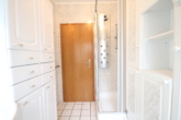 Badezimmer Ansicht 2 - 2-Zimmer-Erdgeschosswohnung mit Loggia, Einbauküche und eigenem Gartenparadies in Hürth-Efferen