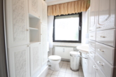 Badezimmer Ansicht 1 - 2-Zimmer-Erdgeschosswohnung mit Loggia, Einbauküche und eigenem Gartenparadies in Hürth-Efferen