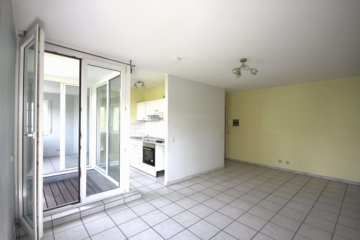 Helle 2-Zimmer-Wohnung mit Loggia und Tiefgaragenstellplatz in bester Wohnlage von Hürth-Efferen, 50354 Hürth, Etagenwohnung